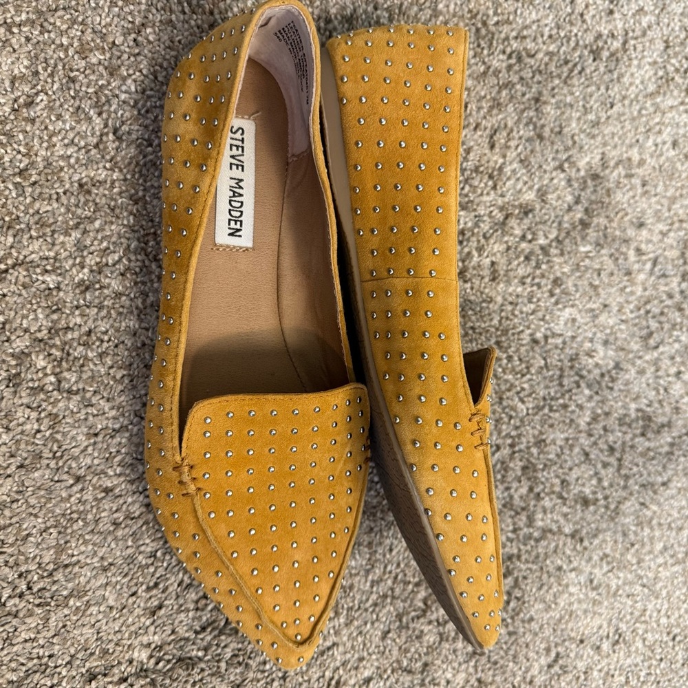 Steve Madden Yellow Studded Women's Flats - Picture 9 of 11